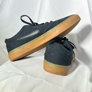 Black Nike SB Charge. Black Canvas, Nude Gum Bottom Grip, Mens US 7